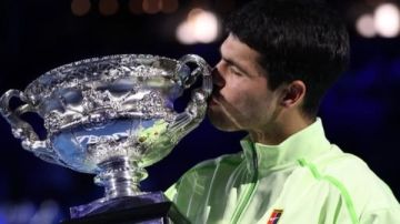 عندما انتصر الحاضر على التاريخ.. ألكاراس يهزم ديوكوفيتش في نهائي أستراليا عندما انتصر الحاضر على التاريخ.. ألكاراس يهزم ديوكوفيتش في نهائي أستراليا