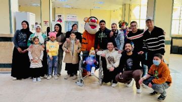 قلوب شابة ترسم البهجة.. خريجو حقوق سوهاج يحتفلون برمضان مع أطفال معهد الأورام