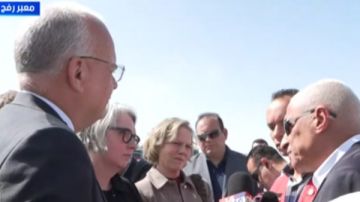 محافظ شمال سيناء: نحو 3400 شاحنة فى انتظار الدخول إلى قطاع غزة محافظ شمال سيناء: نحو 3400 شاحنة فى انتظار الدخول إلى قطاع غزة