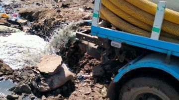 ضبط سيارتي كسح مخالفتين لإلقائهما مخلفات بالمناطق السكنية بنجع حمادي