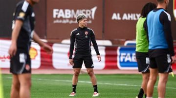 مران الأهلي.. إمام عاشور يشارك في التدريبات الجماعية