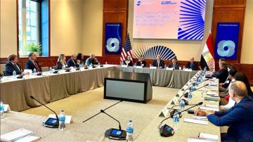 وزير البترول يجتمع بممثلي شركات الطاقة الأمريكية في واشنطن لتعزيز الشراكات الاستثمارية