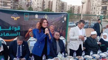 نائب محافظ الجيزة تشارك بفعالية قافلة السعادة لإفطار 2000 صائم بروضة أكتوبر نائب محافظ الجيزة تشارك بفعالية قافلة السعادة لإفطار 2000 صائم بروضة أكتوبر