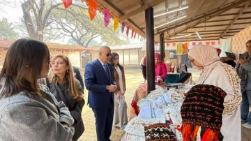  التضامن : صندوق دعم الصناعات الريفية يمثل مصر في معرض للحرف اليدوية والتراثية بالهند