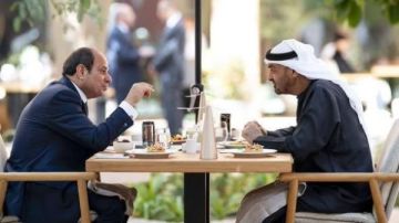 الرئيس السيسي يعود إلى أرض الوطن بعد زيارة للإمارات