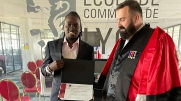 بيرتراند تراوري يتألق.. نجم بوركينا فاسو يحصد بكالوريوس إدارة الأعمال