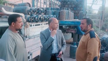 تموين قنا يضبط 150 أسطوانة بوتوجاز قبل بيعها في السوق السوداء بنجع حمادي صور تموين قنا يضبط 150 أسطوانة بوتوجاز قبل بيعها في السوق السوداء بنجع حمادي صور
