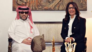 نزرع الأمل والبهجة .. تركي آل الشيخ يلتقي بوزيرة الثقافة المصرية نزرع الأمل والبهجة .. تركي آل الشيخ يلتقي بوزيرة الثقافة المصرية