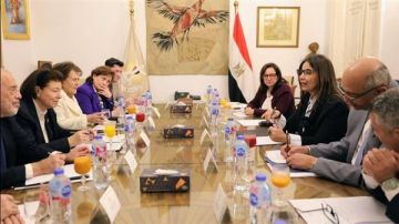 وزيرة الثقافة تبحث مع نظيرتها اليونانية تعزيز التعاون الثقافي المشترك وزيرة الثقافة تبحث مع نظيرتها اليونانية تعزيز التعاون الثقافي المشترك
