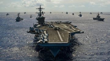 يصل قريبا ..ترامب : لدينا أسطول بحري ضخم يتجه نحو الشرق الأوسط يصل قريبا ..ترامب : لدينا أسطول بحري ضخم يتجه نحو الشرق الأوسط