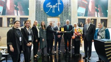 الجناح المصري يفوز بجائزة أفضل جناح في معرض EMITT السياحي الدولي
