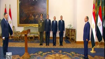 المحافظون ونوابهم الجدد يؤدون اليمين الدستورية أمام الرئيس السيسي.. فيديو