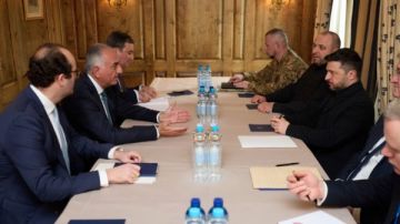 خلال لقاء رضا بهلوي.. زيلينسكي يطالب بتشديد العقوبات ضد إيران