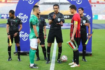 طاقم تحكيم مباراة الأهلي وزد في الدوري.. بالأسماء