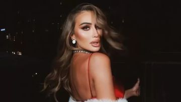 مايا دياب تخطف الأنظار بإطلالة جريئة باللون الأحمر مايا دياب تخطف الأنظار بإطلالة جريئة باللون الأحمر