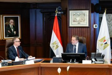 محافظ المركزي المصري ووزير التخطيط يبحثان تنسيق السياسات لدعم استقرار الاقتصاد محافظ المركزي المصري ووزير التخطيط يبحثان تنسيق السياسات لدعم استقرار الاقتصاد