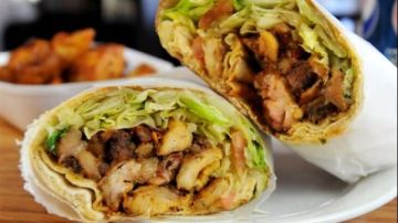 وصفة المطاعم.. طريقة عمل شاورما الدجاج في المنزل بخطوات سهلة وتتبيلة سرية وصفة المطاعم.. طريقة عمل شاورما الدجاج في المنزل بخطوات سهلة وتتبيلة سرية
