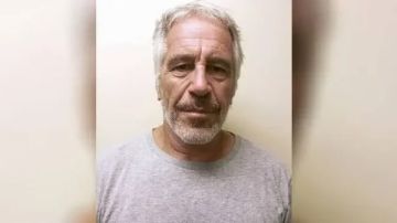 تقرير: هكذا تعاون جيفري إبستين مع إيران.. وعلاقته بإسرائيل تقرير: هكذا تعاون جيفري إبستين مع إيران.. وعلاقته بإسرائيل