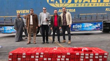 جمارك السلوم تحبط محاولتي تهريب شماريخ وأصناف أخرى بقيمة 4 ملايين جنيه جمارك السلوم تحبط محاولتي تهريب شماريخ وأصناف أخرى بقيمة 4 ملايين جنيه