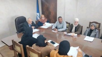 سكرتير مساعد محافظ دمياط يستمع إلى مطالب المواطنين في اللقاء الأسبوعي