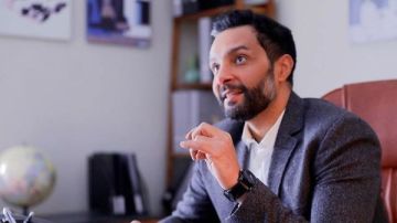 وائل عبد العزيز: أحمد عز هنأني وعمرو سعد دعمني عن دوري في وننسى اللي كان