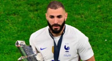 بنزيما : الهلال يشبه ريال مدريد في آسيا.. وسأقدم كل ما لدي من أجل الزعيم بنزيما : الهلال يشبه ريال مدريد في آسيا.. وسأقدم كل ما لدي من أجل الزعيم