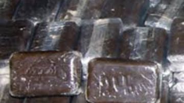 دهب وفلوس كتير.. كواليس سقوط 6 متهمين بحوزتهما كمية كبيرة من المخدرات والأيس في المقطم خاص