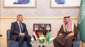 رئيس الأعلى للإعلام يلتقى وزير الإعلام السعودى لبحث سبل التعاون