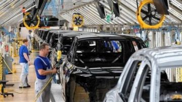 قطاع السيارات الألماني يخسر عشرات الآلاف من الوظائف في 2025