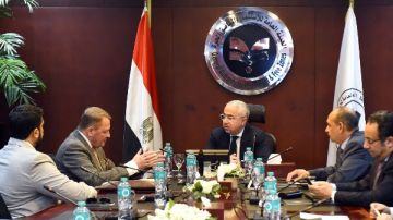 هيئة الاستثمار وشركة جارديان جلاس يبحثان خطط توسعها في مصر هيئة الاستثمار وشركة جارديان جلاس يبحثان خطط توسعها في مصر