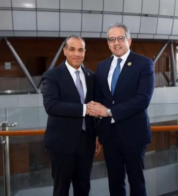 وزير الخارجية يلتقي مع الدكتور خالد العناني مدير عام منظمة اليونسكو