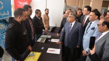 بمشاركة 29 شركة.. محافظ الدقهلية يفتتح ملتقى توظيف في ستاد المنصورة صور بمشاركة 29 شركة.. محافظ الدقهلية يفتتح ملتقى توظيف في ستاد المنصورة صور