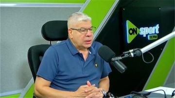 شوبير يحسم الجدل بشأن وجود أزمة بين صفقة الأهلي وتوروب
