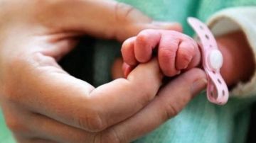 قصة مؤثرة.. أسورة تقود فلسطينية للعثور على طفلتها بمصر بعد عامين من الاختفاء