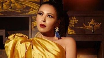 لقاء الخميسي: نزلت مع أحمد زكي القبر أثناء دفنه وأبويا لأ