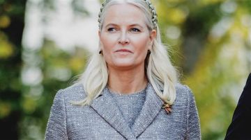 أعتذر لمن خيبت آمالهم.. أول تعليق من ولية عهد النرويج عن اتصالاتها مع إبستين