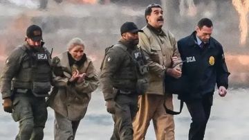 طلب مفاجئ من مادورو وزوجته يثير انقساما في فنزويلا طلب مفاجئ من مادورو وزوجته يثير انقساما في فنزويلا