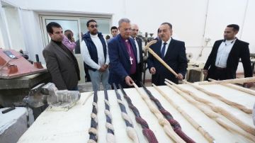 محافظ أسيوط ورئيس الطائفة الإنجيلية يتفقدان مركز الحرف اليدوية والتراثية بالفتح