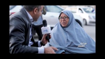 بائعة ألعاب بـ50 جنيها يوميا.. رحلة كفاح السيدة فايزة من الدويقة إلى حي الأسمرات