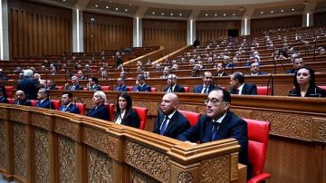 عناني: التعديل الوزاري الأخير جاء في توقيت بالغ الحساسية فيديو عناني: التعديل الوزاري الأخير جاء في توقيت بالغ الحساسية فيديو