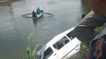 مصرع 3 أشخاص وإصابة 4.. ارتفاع ضحايا انقلاب ميكروباص بترعة الإبراهيمية بالمنيا