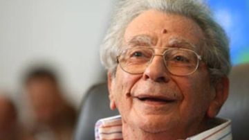 مهرجان الأقصر يرفع شعار يوسف شاهين.. حدوتة مصرية للاحتفاء بمئويته مهرجان الأقصر يرفع شعار يوسف شاهين.. حدوتة مصرية للاحتفاء بمئويته