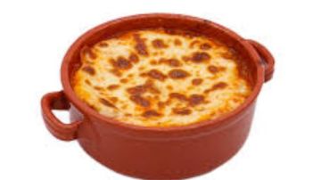 هنتسحر أيه النهاردة.. طريقة عمل فول بالبشاميل وطعمية البطاطس بالسمسم