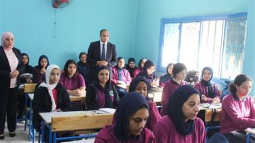 وكيل تعليم الجيزة يتفقد مدارس الدقي والعجوزة ويشدد على الانضباط ونسب الحضور