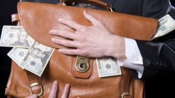 احذر .. السجن المشدد عقوبة جريمة الاختلاس طبقا للقانون