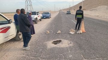 استجابة فورية للأهالي.. إصلاح هبوط أرضى بالطريق الصحراوي الغربي قنا-المحروسة 