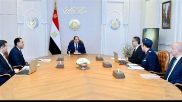 الرئيس السيسي يؤكد أهمية الإسراع في تفعيل البورصة السلعية