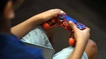 بعد حجب لعبة شهيرة .. هل تحولت الألعاب الإلكترونية إلى خطر تربوي؟