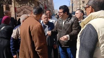 حملة مكبرة للنظافة ورفع الإشغالات بشارع فاروق بمدينة الزقازيق