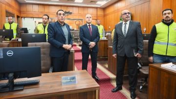 محافظ الغربية يتفقد مركز سيطرة الشبكة الوطنية للطوارئ استعدادا لشهر رمضان
